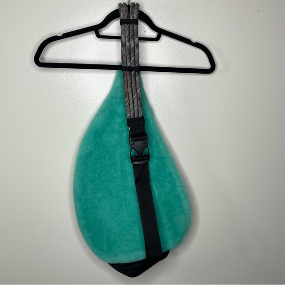 fuzzy sling bag - Picture 2 of 2